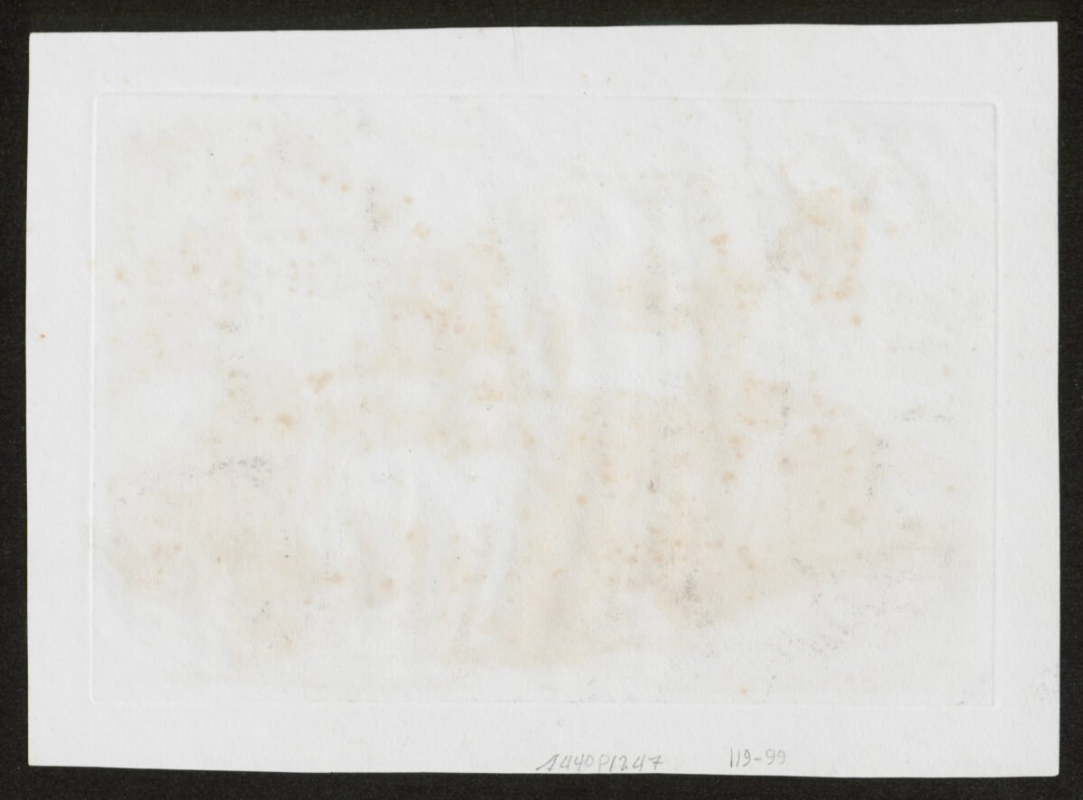 <span class="numbwork">1247</span > <span class="bullwork">•</span > Anciana sacando piojos del cabello de una niña - Image 3