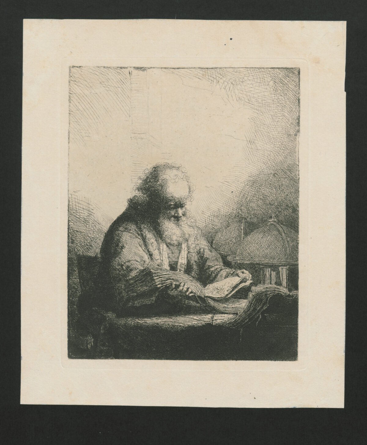 <span class="numbwork">0355</span > <span class="bullwork">•</span > Anciano leyendo - Image 2