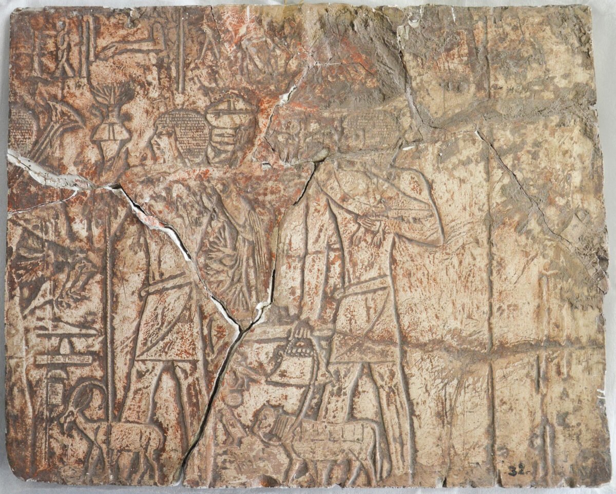 <span class="numbwork">1686</span > <span class="bullwork">•</span > Portadores de ofrendas (1) - Image 2