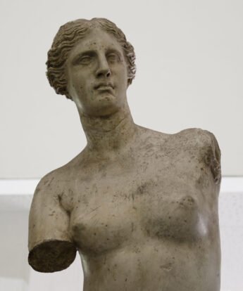 <span class="numbwork">1779</span > <span class="bullwork">•</span > Afrodita de Melos (Venus de Milo)