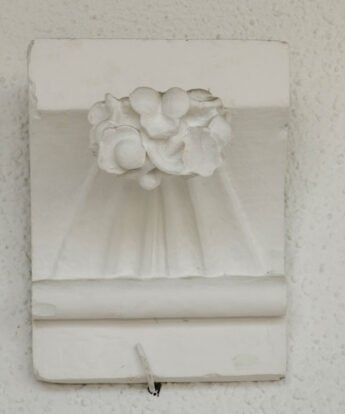 <span class="numbwork">1800</span > <span class="bullwork">•</span > Motivo ornamental (3)