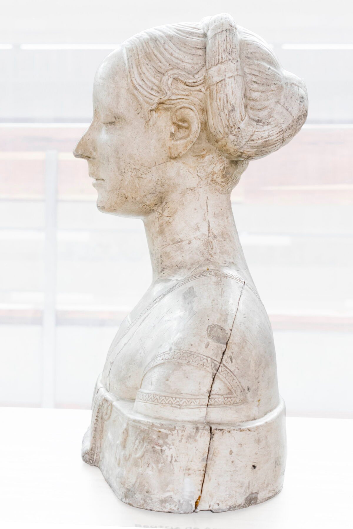 <span class="numbwork">1868</span > <span class="bullwork">•</span > Retrato de Beatriz de Aragón - Image 3