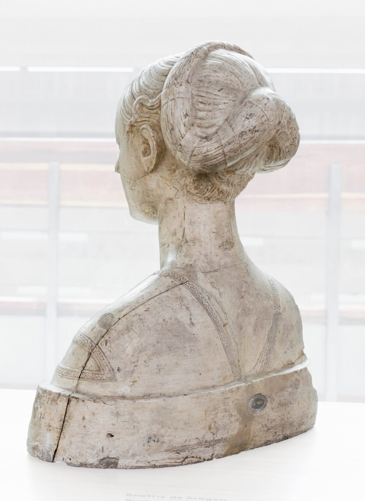 <span class="numbwork">1868</span > <span class="bullwork">•</span > Retrato de Beatriz de Aragón - Image 4