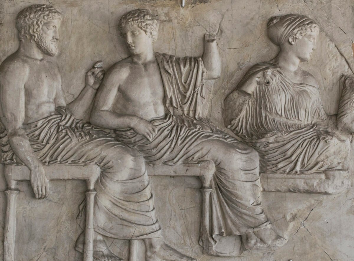 <span class="numbwork">2400</span > <span class="bullwork">•</span > Poseidón, Apolo y Artemisa