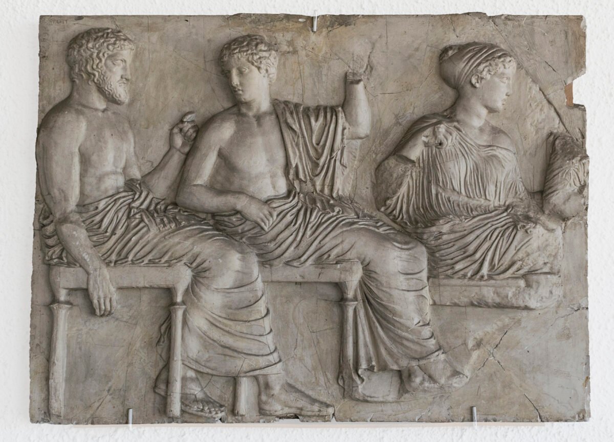 <span class="numbwork">2400</span > <span class="bullwork">•</span > Poseidón, Apolo y Artemisa - Image 2